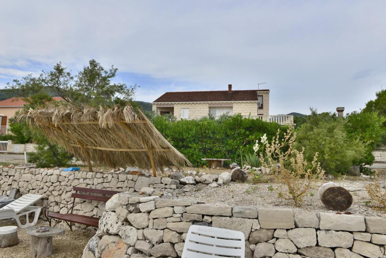 Apartments Mak Račišće Esterno foto